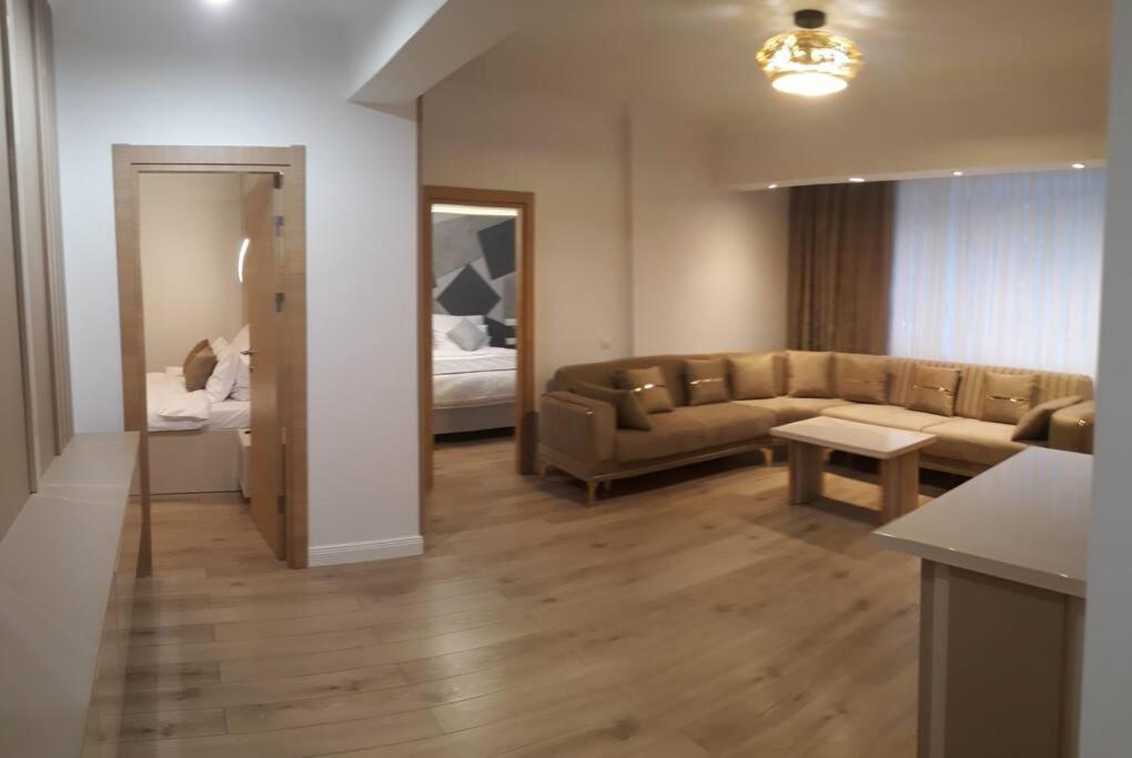 Elegant Suite - Titan Park Bucarest Esterno foto