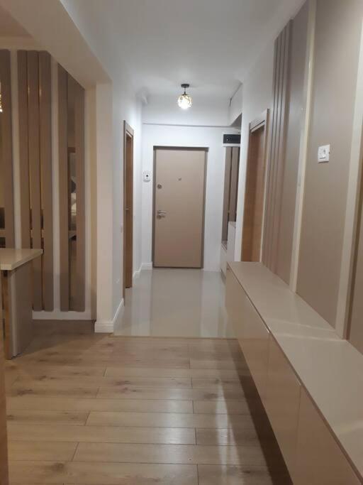 Elegant Suite - Titan Park Bucarest Esterno foto