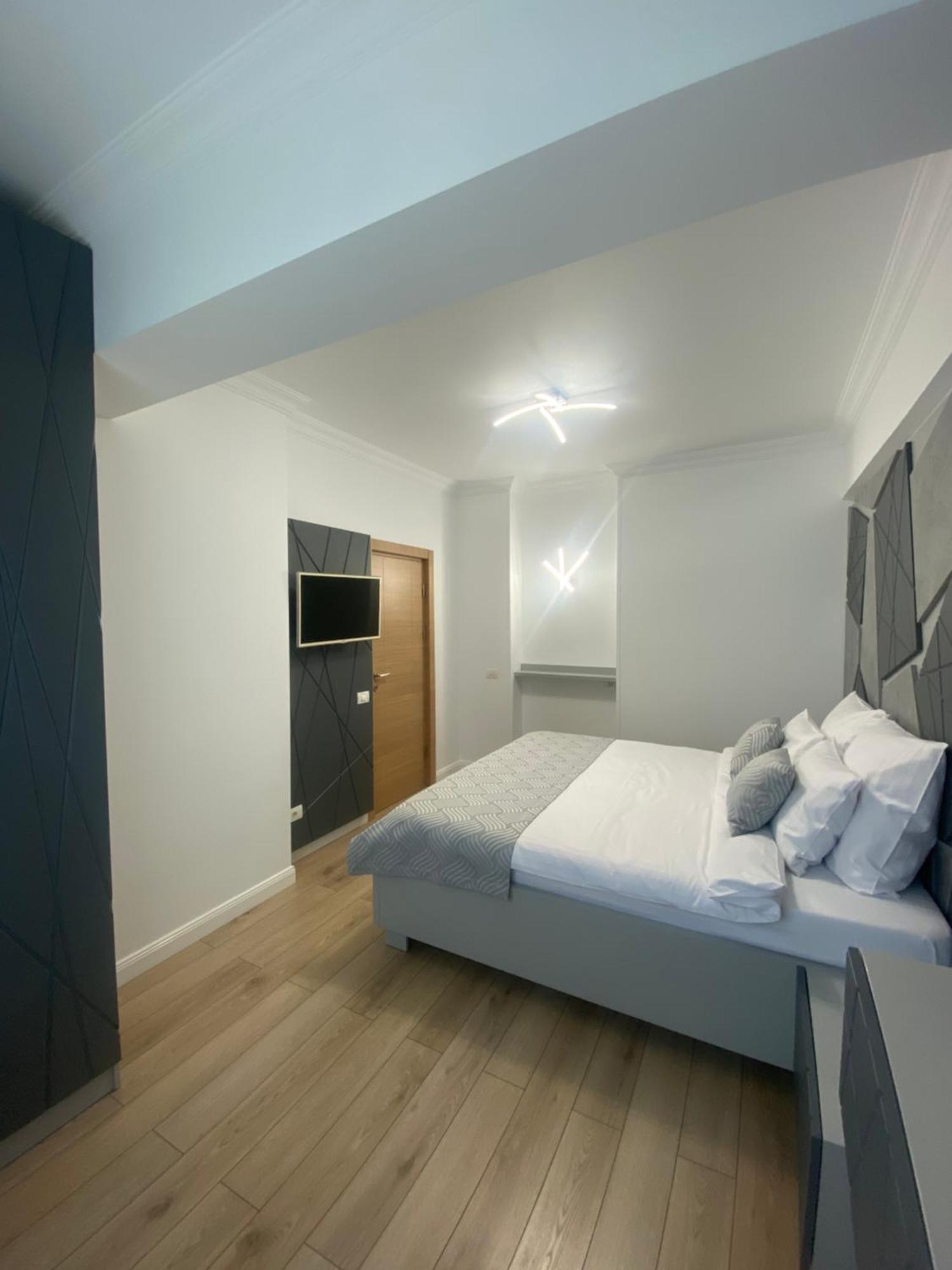 Elegant Suite - Titan Park Bucarest Esterno foto